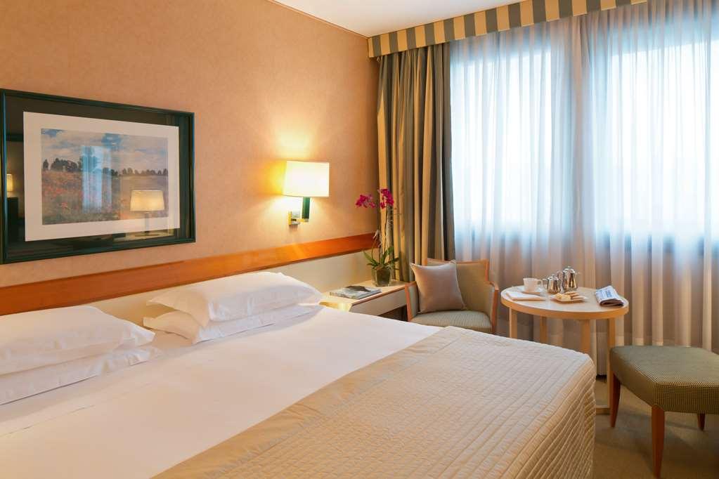 Starhotels President Genoa Room photo