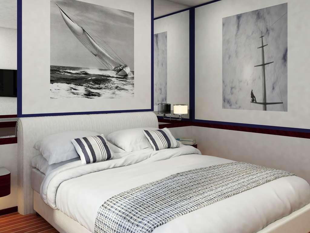 Starhotels President Genoa Room photo