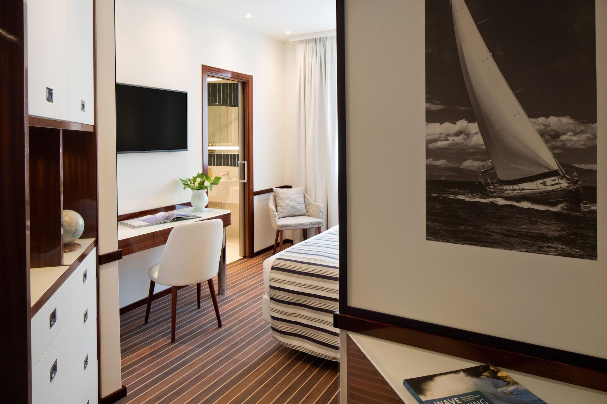 Starhotels President Genoa Exterior photo